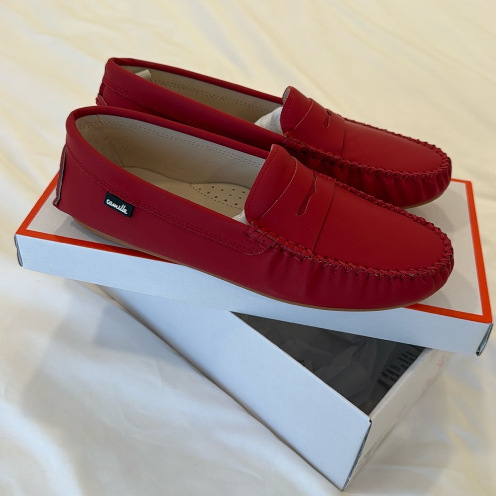 Camille kids red loafers size 38 new in box